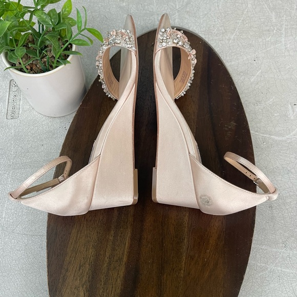 - Badgley Mischka Soft Nude Crystal embellished wedge heel ankle strap size 9.5 - Picture 5 of 13